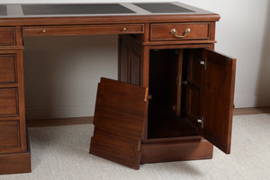 Regent 140x70 Amber, classic English desk, solid mahogany