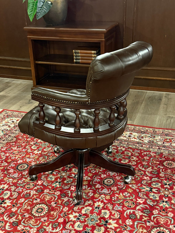 Vintage-Sessel, Chesterfield, Mahagoni, braunes Leder, 109