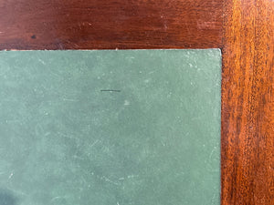 Vintage bureau, klassiek Engels bureau, mahoniehout, groen leer, 716