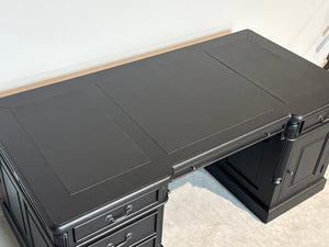 Vintage bureau, zwart, klassiek Engels bureau, mahoniehout, zwart leer, 705