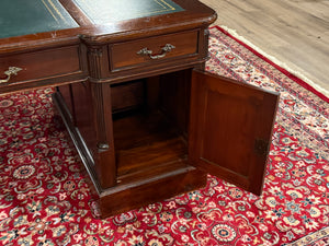 Vintage-Schreibtisch, klassischer englischer Schreibtisch, Mahagoni, grünes Leder, 640