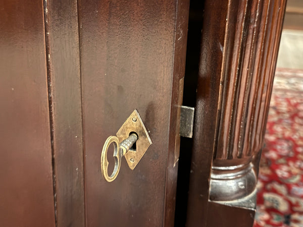Vintage bureau, klassiek Engels bureau, mahoniehout, groen leer, 573