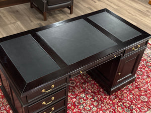 Vintage bureau, klassiek Engels bureau, mahoniehout, donker kersen, zwart leer, 631