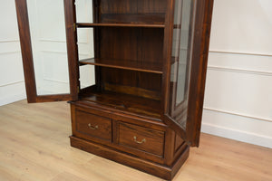 Vintage kast, buffetkast, mahoniehout, deuren met glas