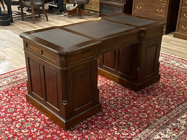 Vintage bureau, klassiek Engels bureau, mahoniehout, bruin leer, 603