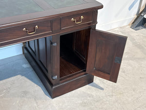 Vintage bureau, klassiek Engels bureau, mahoniehout, groen leer, 694