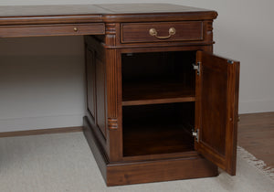 Pillar 180x90 Walnoot, klassiek Engels bureau, massief mahoniehout