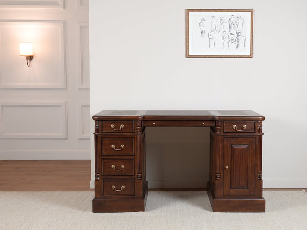 Pillar 140x70 Walnoot, klassiek Engels bureau, massief mahoniehout