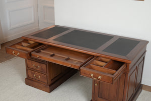 Regent 160x80 Amber, classic English desk, solid mahogany