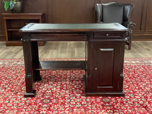 Bureau vintage, bureau anglais classique, acajou, cuir vert, 643