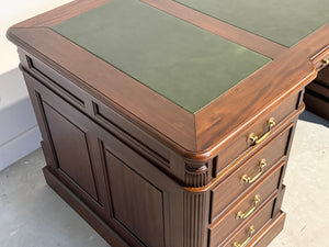 Vintage bureau, partnerdesk, klassiek Engels bureau, mahoniehout, groen leer, 692