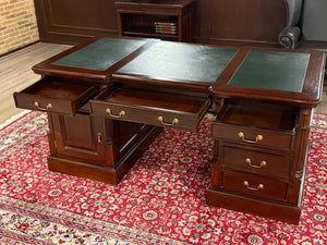 Vintage-Schreibtisch, Partnerdesk, klassischer englischer Schreibtisch, Mahagoni, grünes Leder, 653