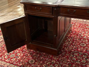 Vintage bureau, partnerdesk, klassiek Engels bureau, mahoniehout, groen leer, 616