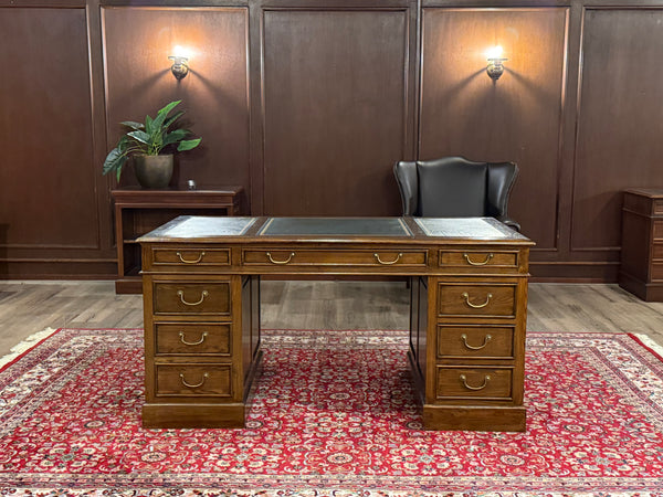 Vintage bureau, klassiek Engels bureau, eikenhout, groen leer, 600