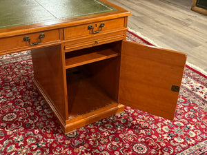 Vintage-Schreibtisch, klassischer englischer Schreibtisch, Mahagoni, grünes Leder, 651