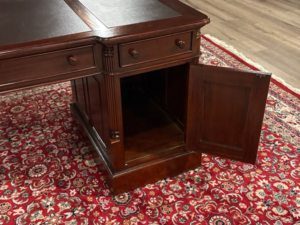 Vintage bureau, klassiek Engels bureau, mahoniehout, bruin leer, 618