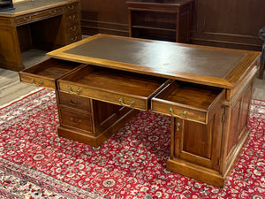 Vintage bureau, klassiek Engels bureau, mahoniehout, bruin leer, 597