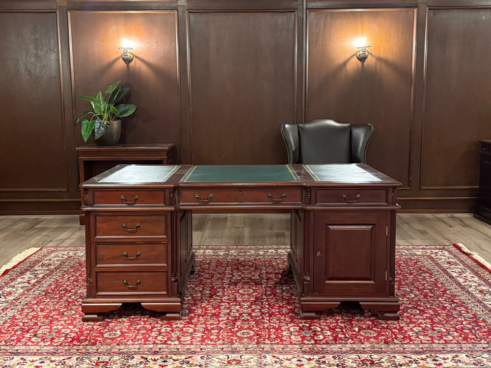 Bureau vintage, bureau double, bureau anglais classique, acajou, cuir vert, 671