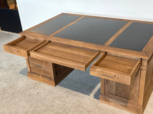 Vintage bureau, partnerdesk, klassiek Engels bureau, eikenhout, zwart leer, 698