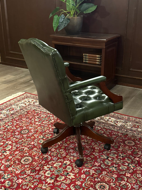 Vintage-Sessel, Chesterfield, grünes Leder, Mahagoniholz, 122