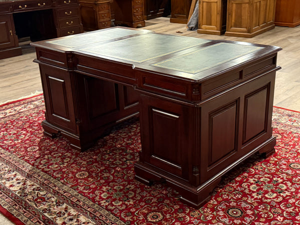 Vintage bureau, klassiek Engels bureau, mahoniehout, groen leer, 656