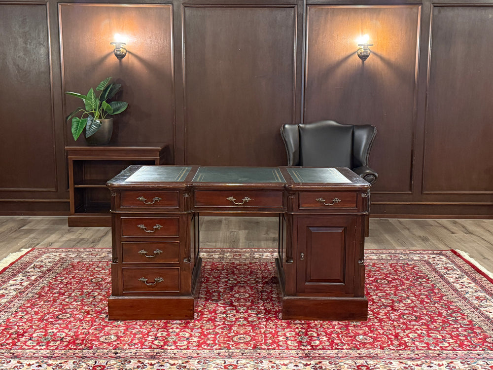Vintage-Schreibtisch, klassischer englischer Schreibtisch, Mahagoni, grünes Leder, 640