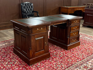 Vintage bureau, klassiek Engels bureau, mahoniehout, groen leer, 569