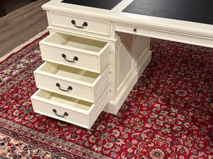 Vintage-Schreibtisch, weiß, klassischer englischer Schreibtisch, Mahagoni, schwarzes Leder, 639