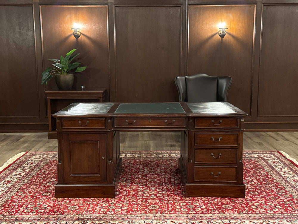 Vintage bureau, partnerdesk, klassiek Engels bureau, mahoniehout, groen leer, 616