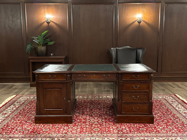 Vintage bureau, partnerdesk, klassiek Engels bureau, mahoniehout, groen leer, 616