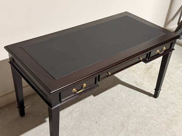 Vintage schrijftafel, klassiek Engels bureau, mahoniehout, zwart leer, 713