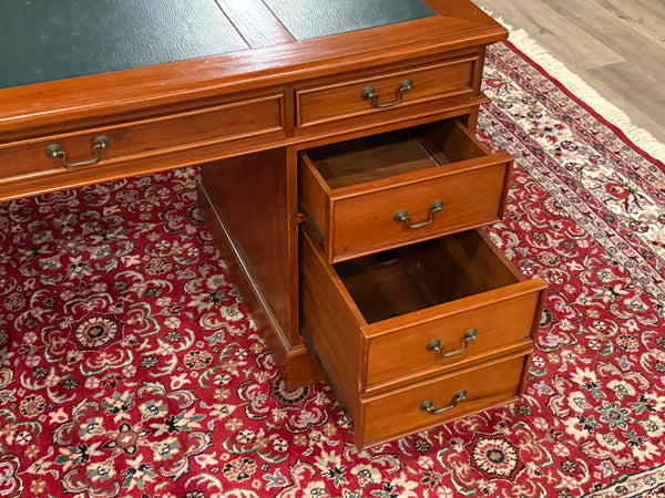 Bureau vintage, bureau anglais classique, acajou, cuir vert, 692