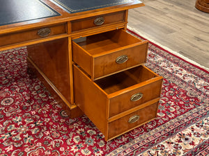 Vintage bureau, Heldense, 668