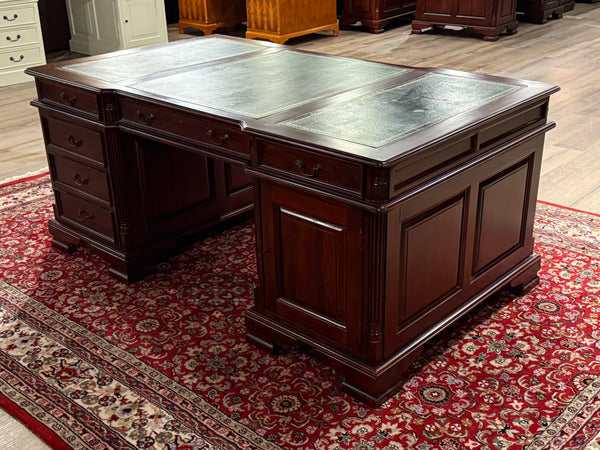 Vintage bureau, partnerdesk, klassiek Engels bureau, mahoniehout, groen leer, 615