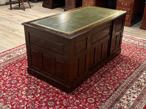 Vintage bureau, antiek Engels bureau, eikenhout, groen leer, 663