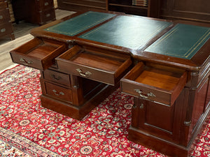 Vintage-Schreibtisch, klassischer englischer Schreibtisch, Mahagoni, grünes Leder, 640