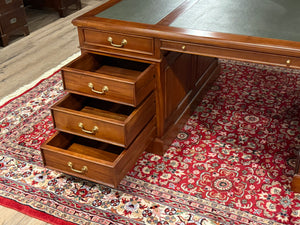 Vintage-Schreibtisch, Partner-Schreibtisch, klassischer englischer Schreibtisch, Mahagoni, grünes Leder, 638