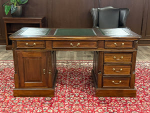 Vintage-Schreibtisch, klassischer englischer Schreibtisch, Mahagoni, grünes Leder, 636