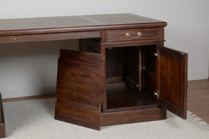 Regent 180x90 Walnoot, klassiek Engels bureau, massief mahoniehout