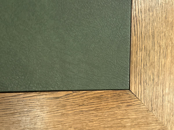 Vintage-Schreibtisch, antiker englischer Schreibtisch, Eichenholz, grünes Leder, 678