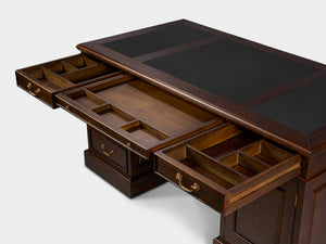 Regent 160x80 Walnoot, klassiek Engels bureau, massief mahoniehout