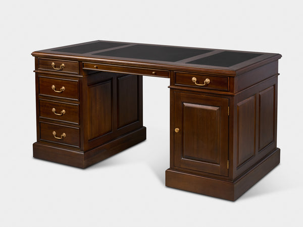 Regent 160x80 Walnoot, klassiek Engels bureau, massief mahoniehout
