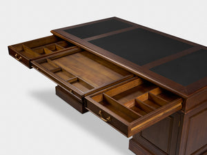 Regent 180x90 Walnoot, klassiek Engels bureau, massief mahoniehout