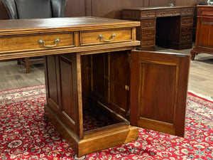 Vintage bureau, klassiek Engels bureau, mahoniehout, bruin leer, 597