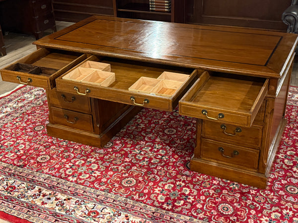 Vintage bureau, klassiek Engels bureau, Eichholtz, eikenhout, 625