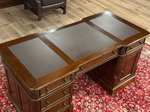 Vintage bureau, klassiek Engels bureau, mahoniehout, bruin leer, 603