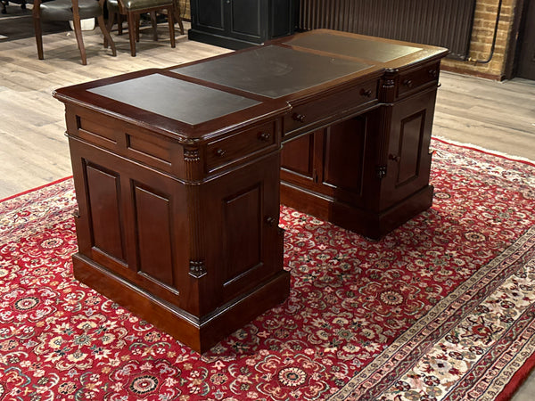 Vintage bureau, klassiek Engels bureau, mahoniehout, bruin leer, 618