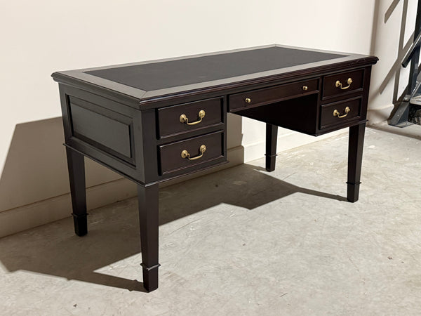 Vintage schrijftafel, klassiek Engels bureau, mahoniehout, zwart leer, 712