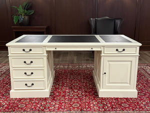 Vintage-Schreibtisch, weiß, klassischer englischer Schreibtisch, Mahagoni, schwarzes Leder, 639