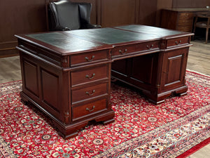Vintage bureau, partnerdesk, klassiek Engels bureau, mahoniehout, groen leer, 615